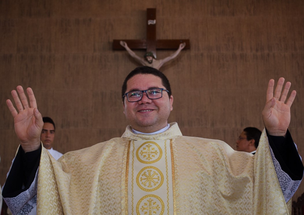 Priesthood ordination Fr. Carlos Eduardo de Oliveira Pereira