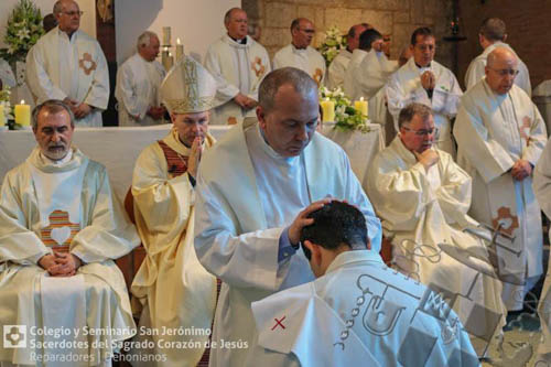 ESP: Priestly Ordination of Antonio García Rogado
