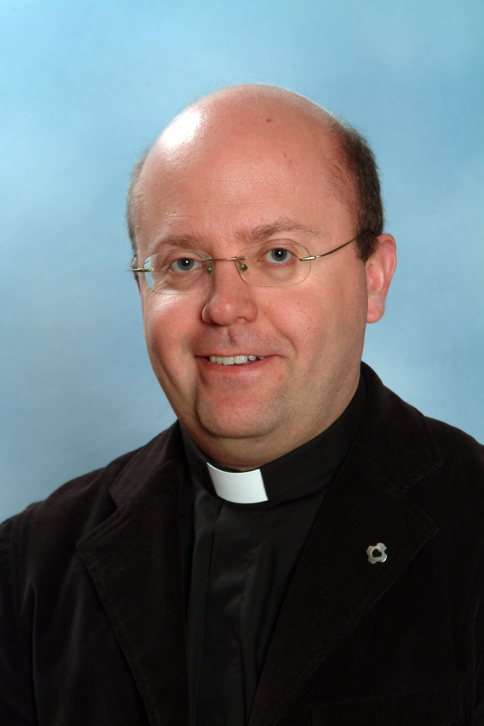 Fr. <b>Juan José Arnaiz Ecker</b>