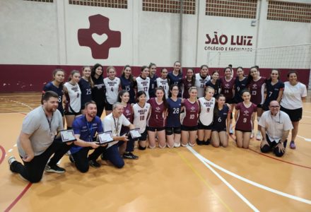 Les étudiants canadiens en échange font leurs adieux au Colégio São Luiz