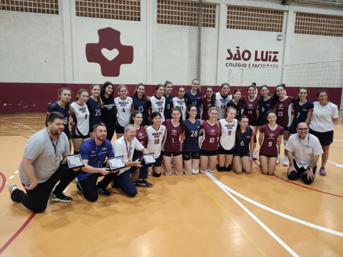 Canadian exchange students say farewell to Colégio São Luiz