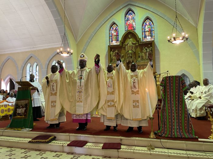 Ensine-me a ser um pastor que nunca abandona seu rebanho