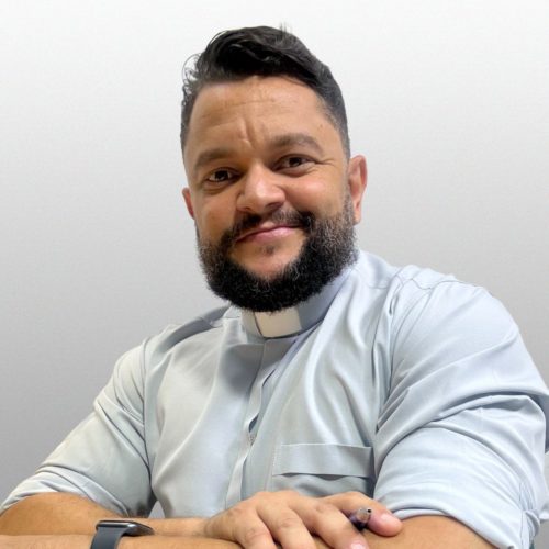 Pe. <b>José Ronaldo de Castro Gouvêa</b>