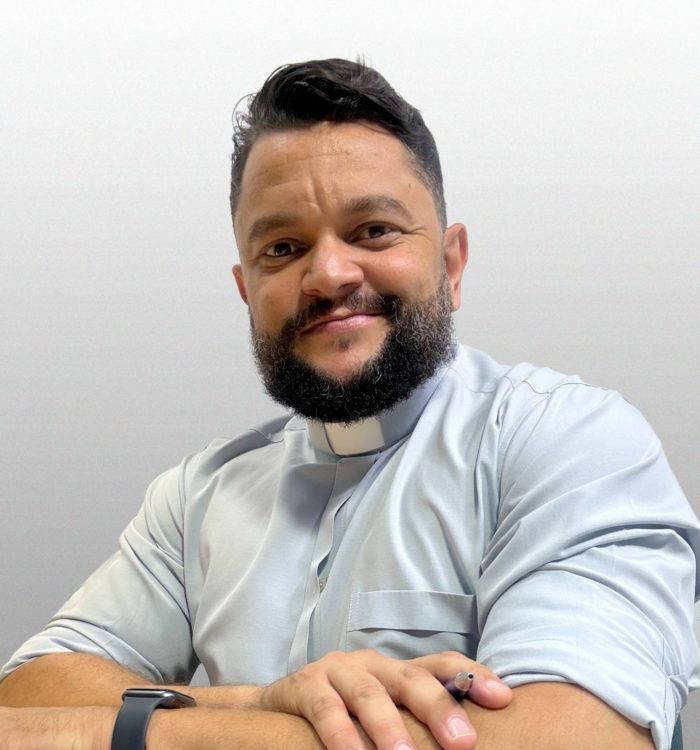 Pe. <b>José Ronaldo de Castro Gouvêa</b>
