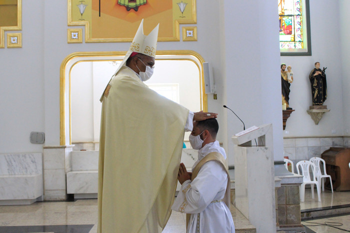 Novo sacerdote: P. Reges Henrique Mercílio