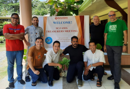 Incontro degli economi in Asia