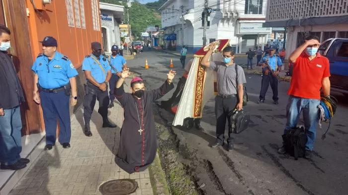 Nicaragua: siege of the church